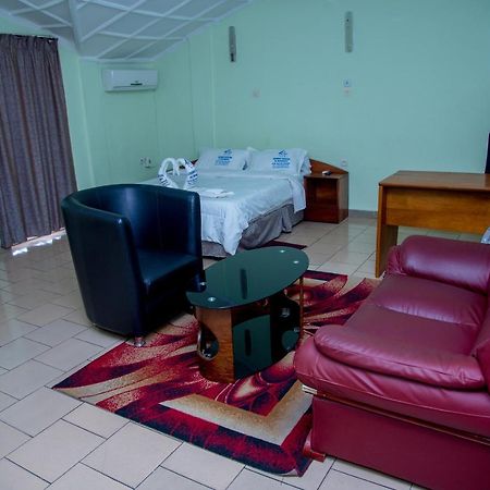 Residence Hoteliere De Moungali Brazzaville Exteriör bild