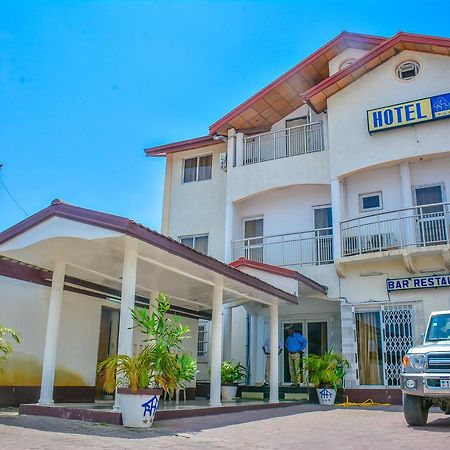 Residence Hoteliere De Moungali Brazzaville Exteriör bild