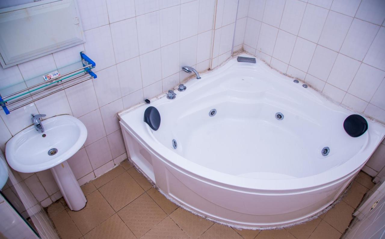 Residence Hoteliere De Moungali Brazzaville Exteriör bild