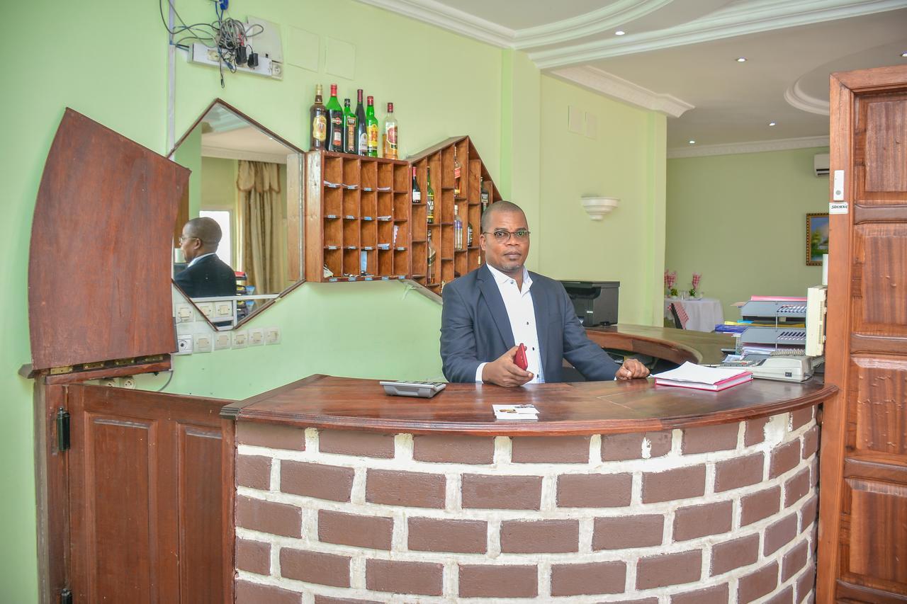 Residence Hoteliere De Moungali Brazzaville Exteriör bild