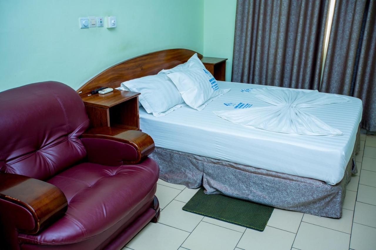 Residence Hoteliere De Moungali Brazzaville Exteriör bild